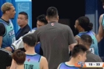 砸贝兹利？宁波男篮现场观众向主队球队扔烟盒杂物 被核减经费3万